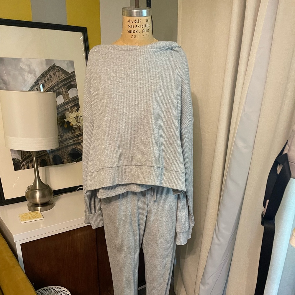 Gray Hooded Alo Lounge Set